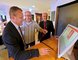 Im Foyer wird der neue Digitale Stadtführer Industriearbeit Esslingen präsentiert