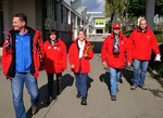 Nevin (Mitte) mit ihrem Norgren-Betriebsratsgremium / Foto IG Metall Esslingen Nevin (Mitte) mit ihrem Norgren-Betriebsratsgremium / Foto IG Metall Esslingen