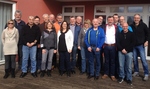 Sabine (Mitte) im Kreis ihrer KollegInnen des Schwerbehindertenarbeitskreises Sabine (Mitte) im Kreis ihrer KollegInnen des Schwerbehindertenarbeitskreises